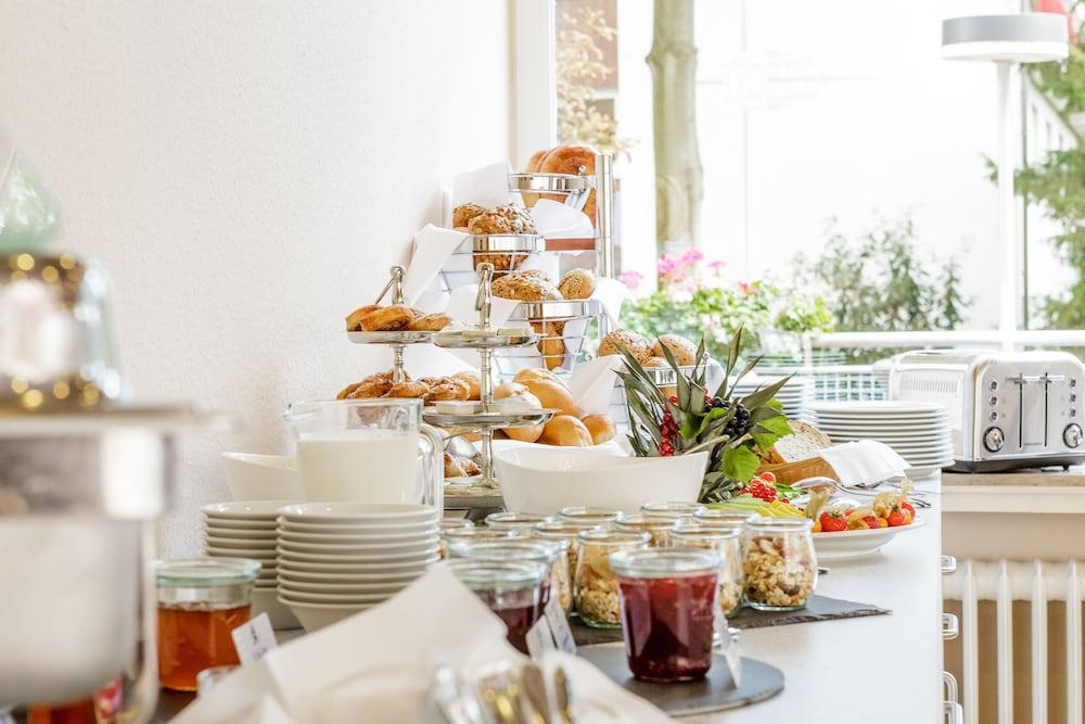 Messehotel Koeln-Deutz Екстериор снимка