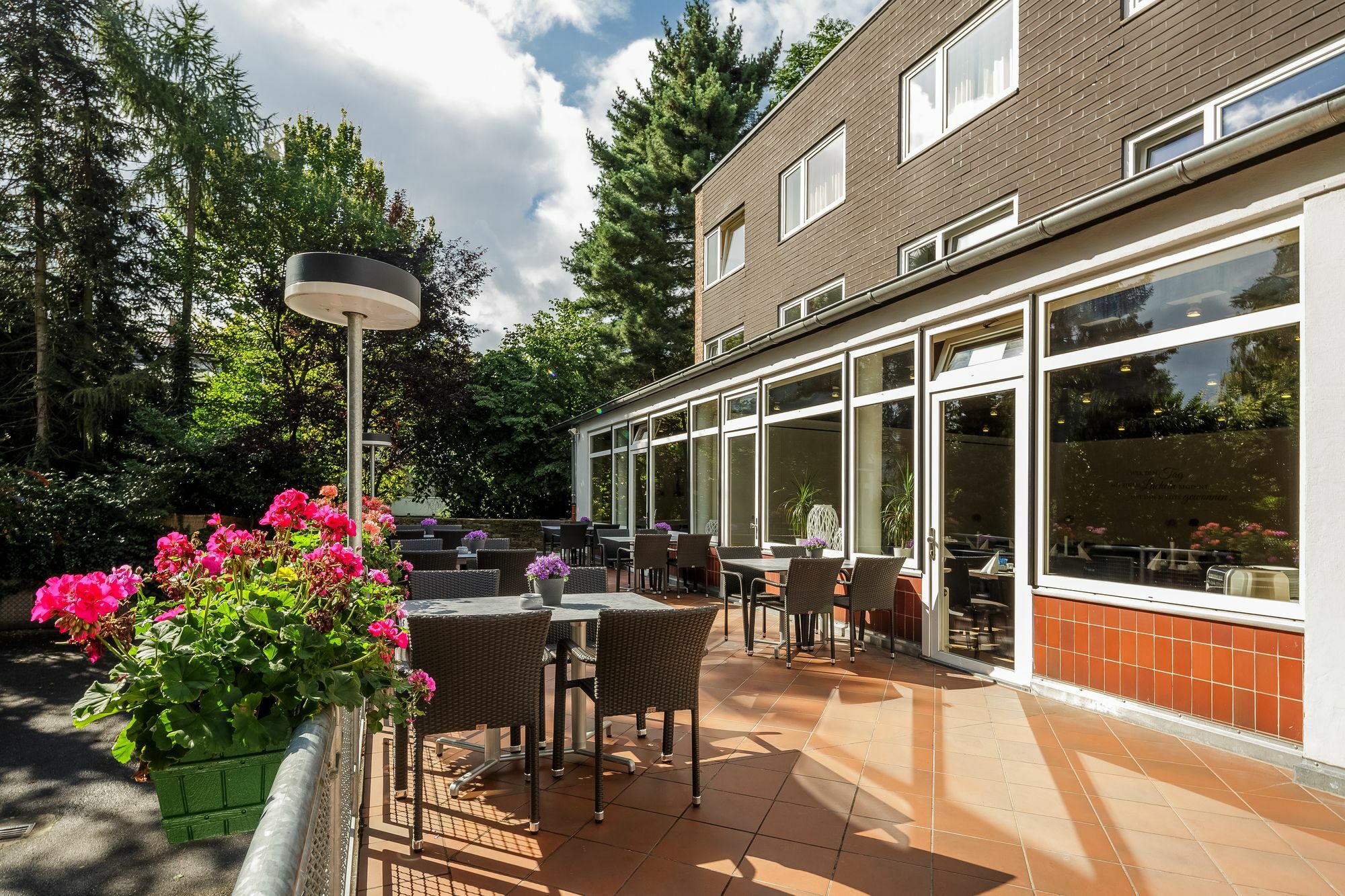 Messehotel Koeln-Deutz Екстериор снимка